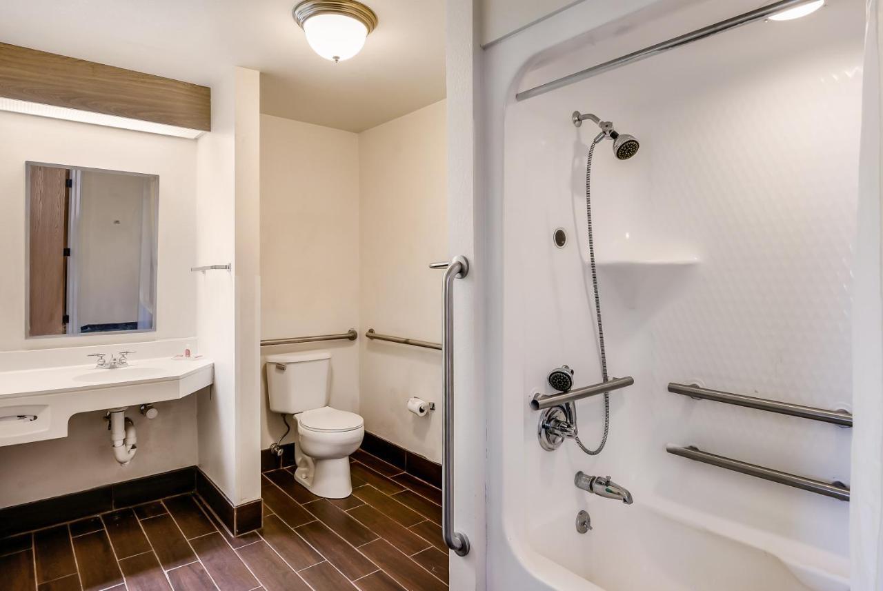 Econo Lodge Inn & Suites Peoria Illinois Экстерьер фото