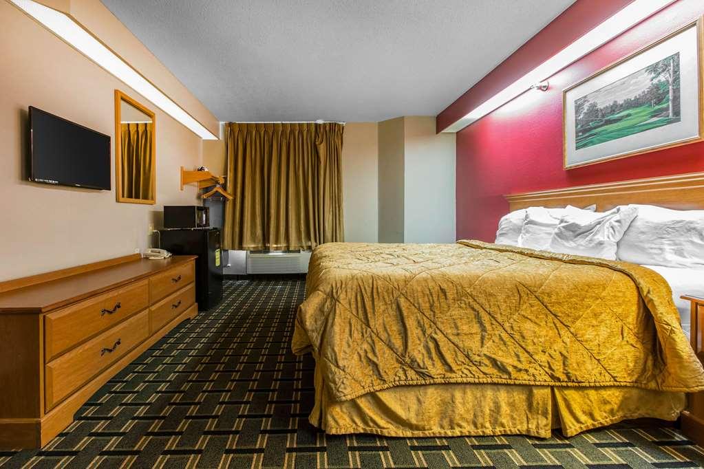 Econo Lodge Inn & Suites Peoria Illinois Номер фото