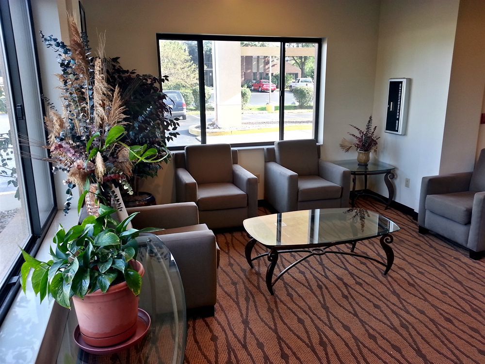 Econo Lodge Inn & Suites Peoria Illinois Экстерьер фото