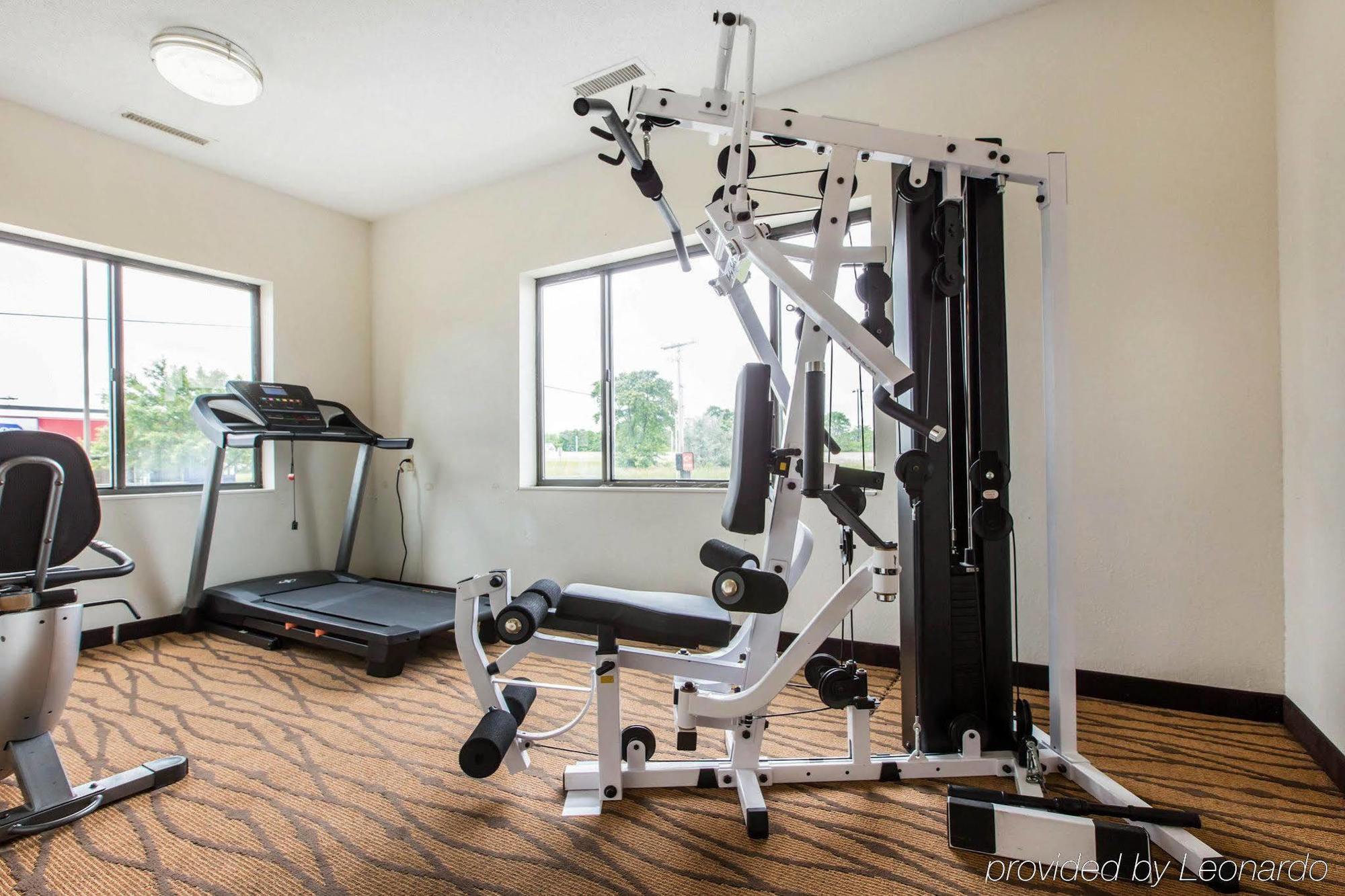 Econo Lodge Inn & Suites Peoria Illinois Экстерьер фото