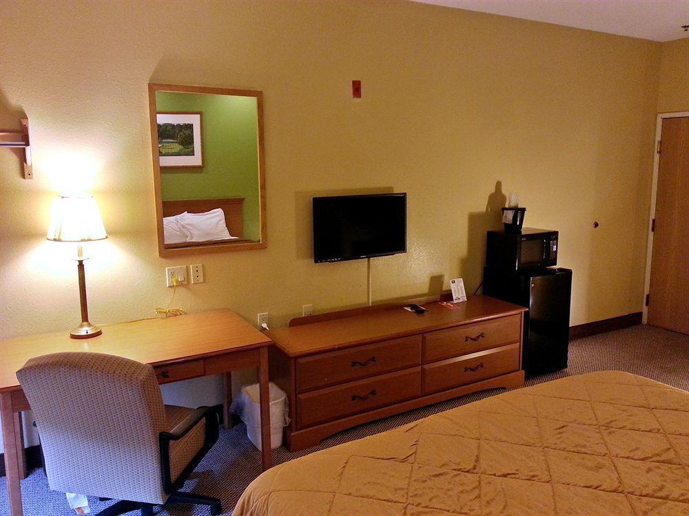Econo Lodge Inn & Suites Peoria Illinois Экстерьер фото